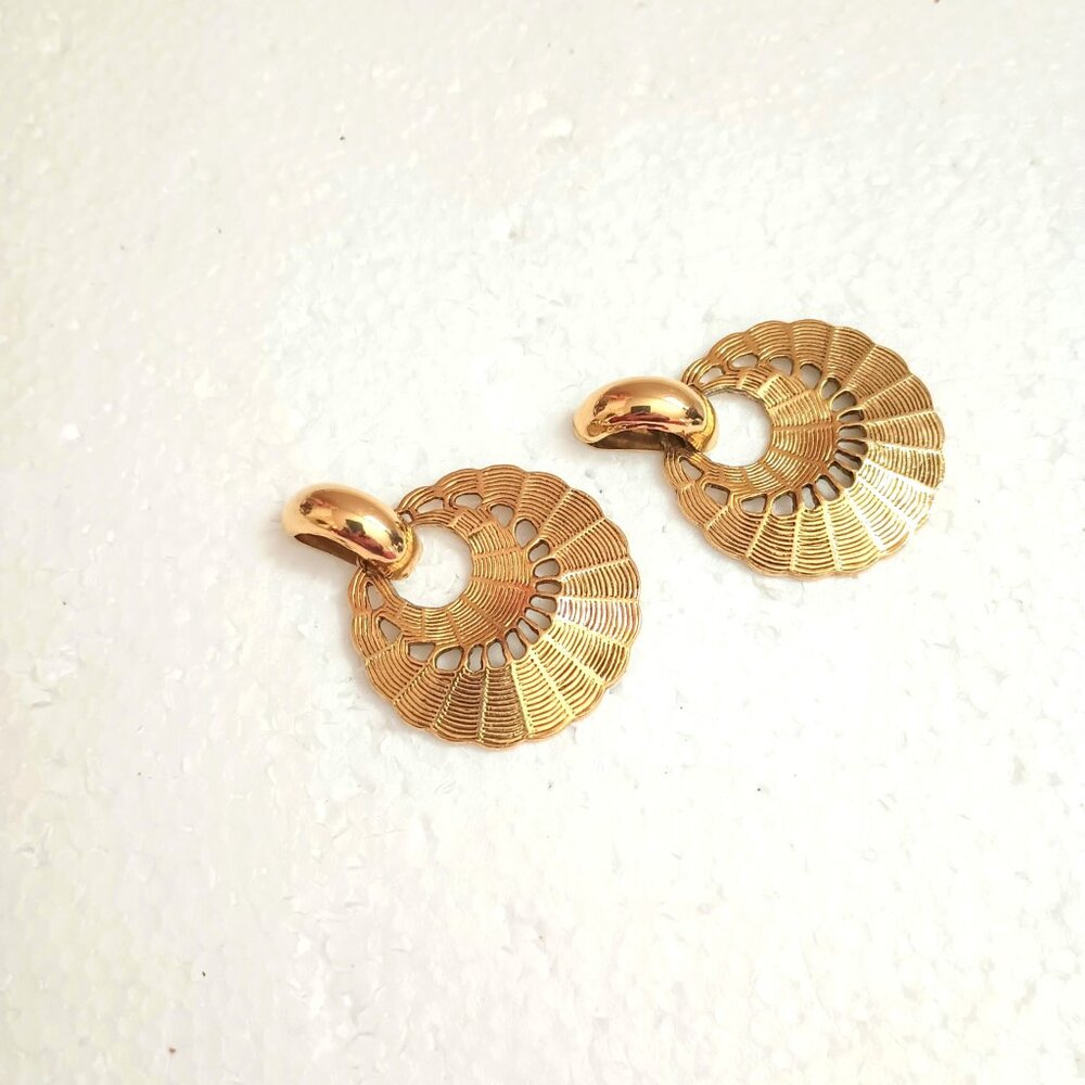 1928 Vintage Door Knocker Earrings Gold Tone Round Ribbed Open Work Post Jewelry